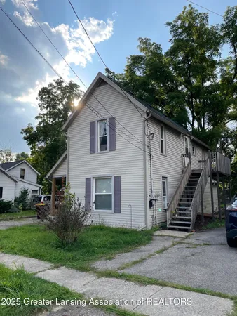 $205,900 | 209 Mineral Street, Grand Ledge, MI 48837