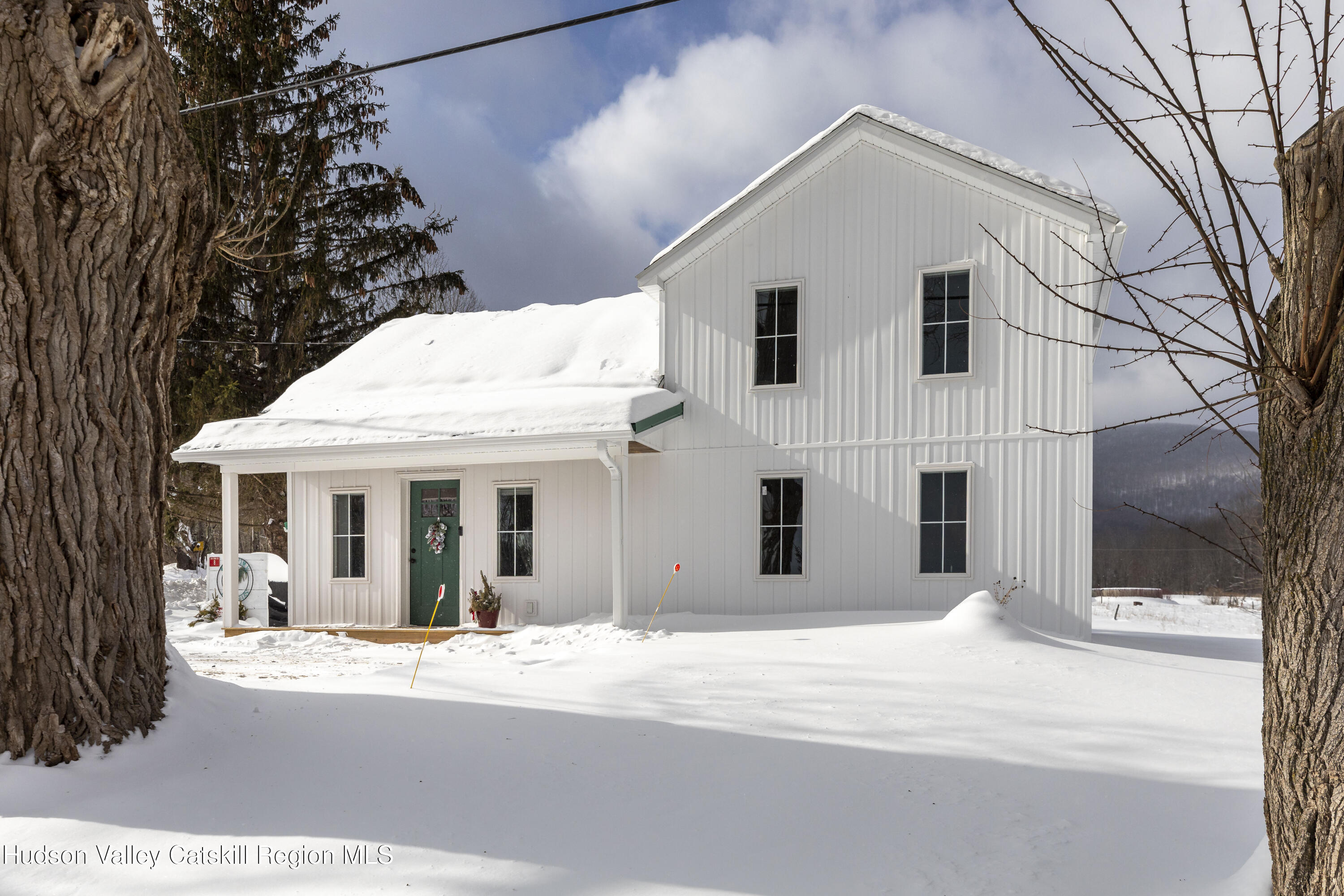 8 Don Irwin Road Prattsville, NY 12468 - Photo 2 of 33 02