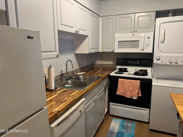 $102,500 | 245 Mc Donnell Avenue, Unit 231, Biloxi, MS 39531