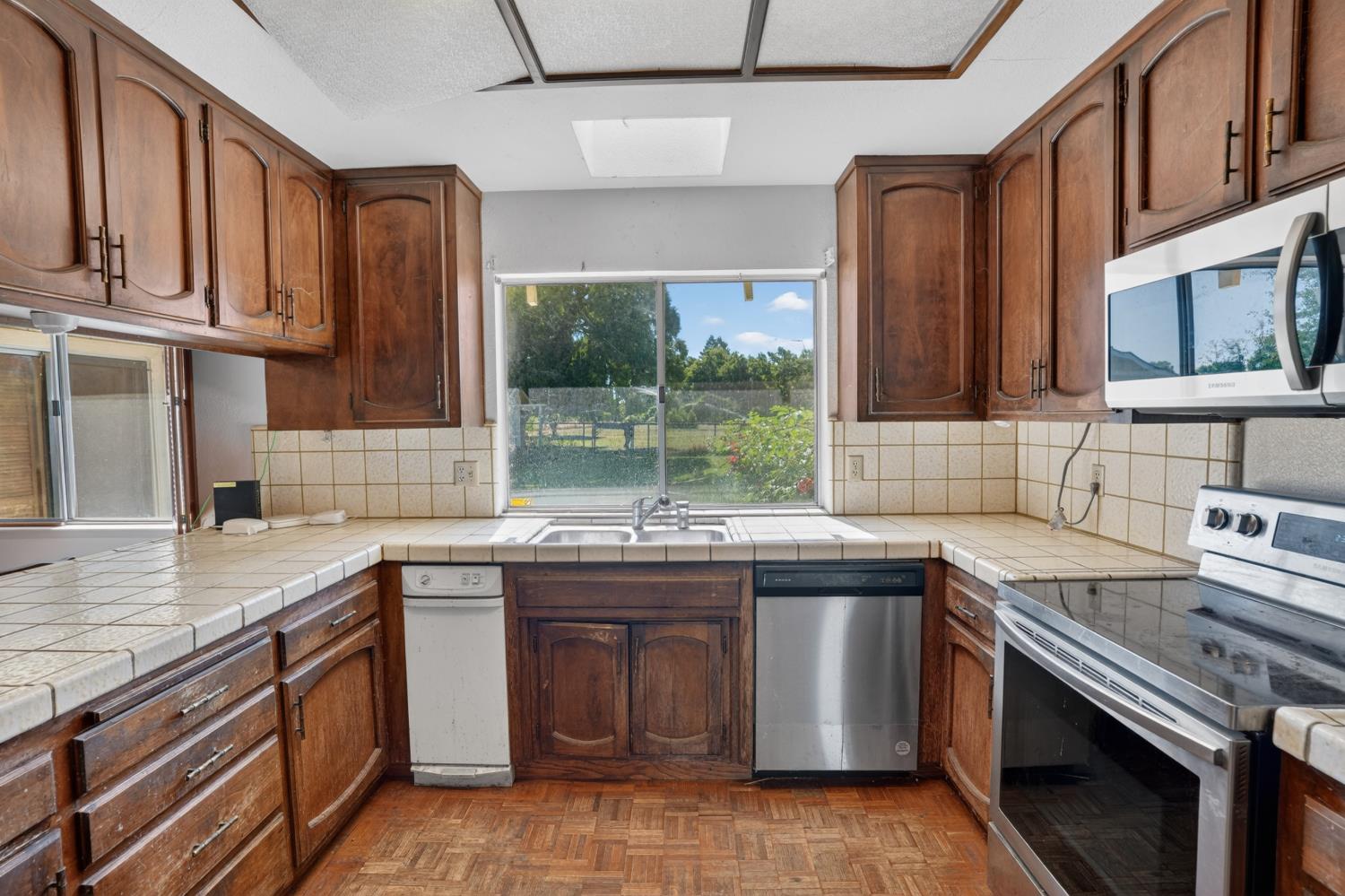 8465 Dillard Road Wilton, CA 95693 - Photo 13 of 49