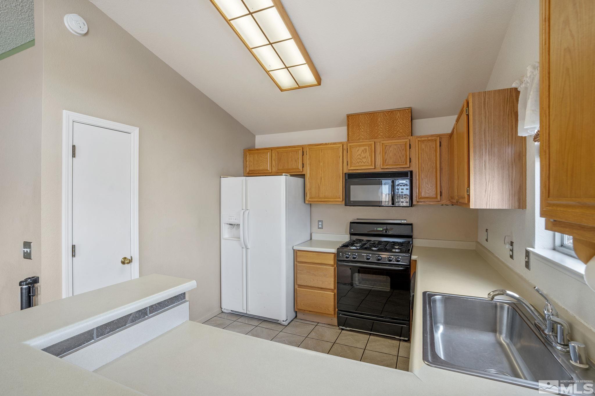 4512 Creekside Circle Reno, NV 89502 - Photo 11 of 20 Photo 11