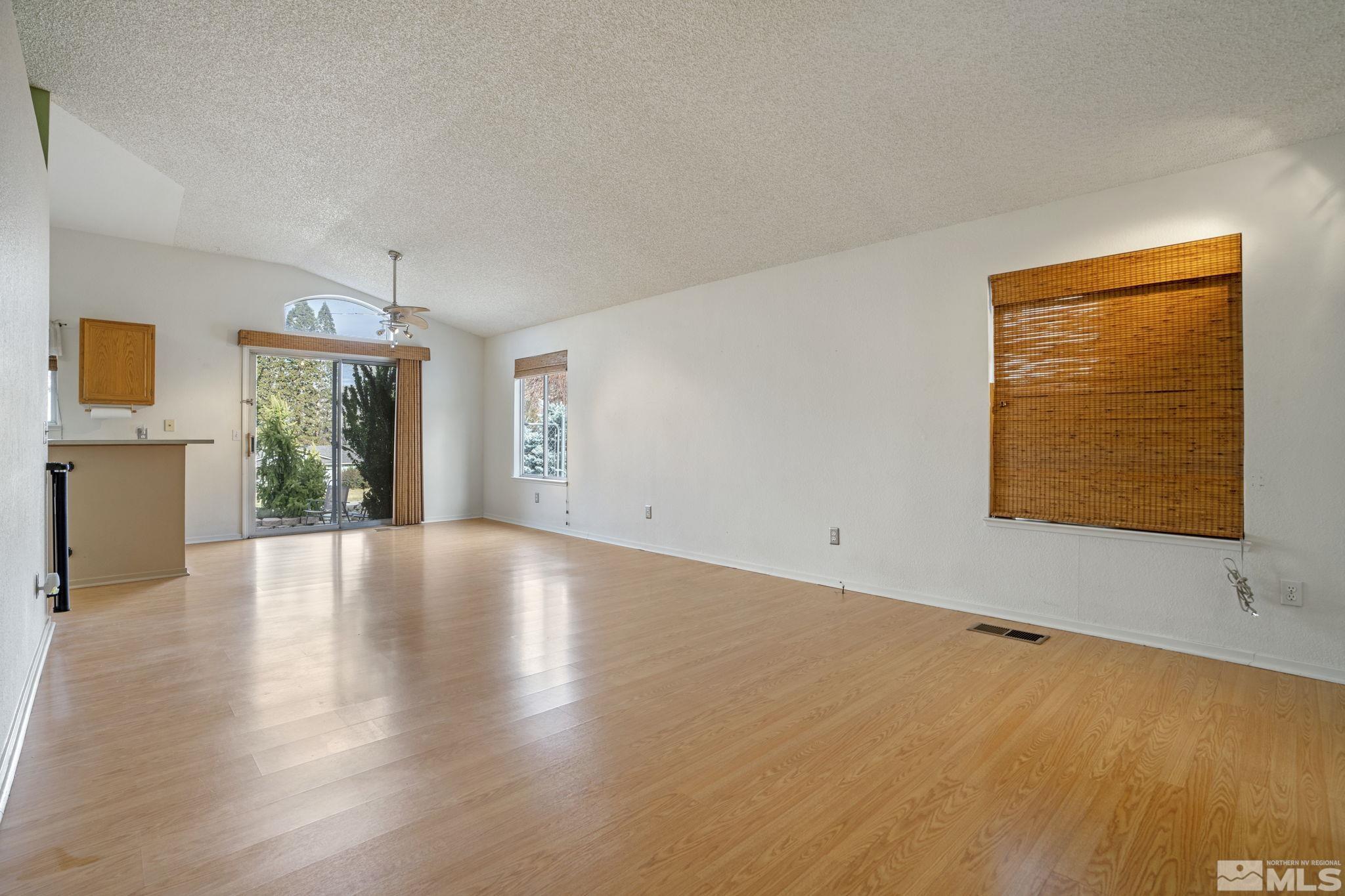 4512 Creekside Circle Reno, NV 89502 - Photo 5 of 20 Photo 5