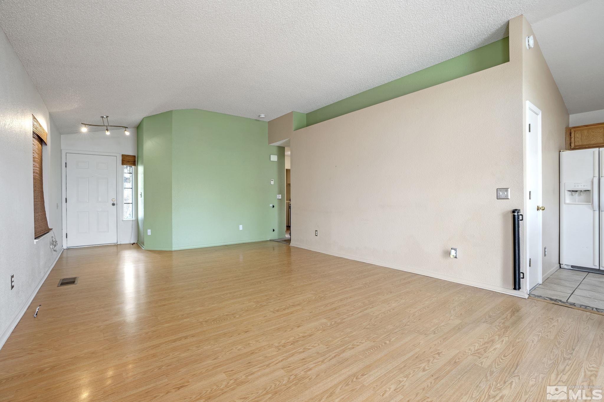 4512 Creekside Circle Reno, NV 89502 - Photo 6 of 20 Photo 6