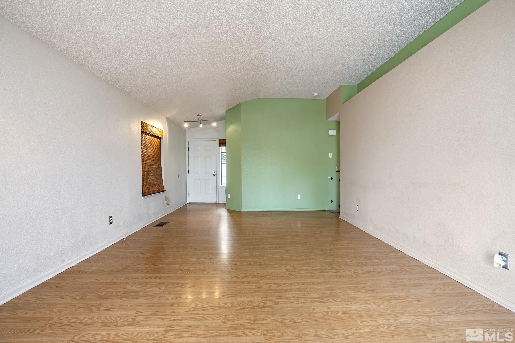 4512 Creekside Circle Reno, NV 89502 - Photo 7 of 20 Photo 7