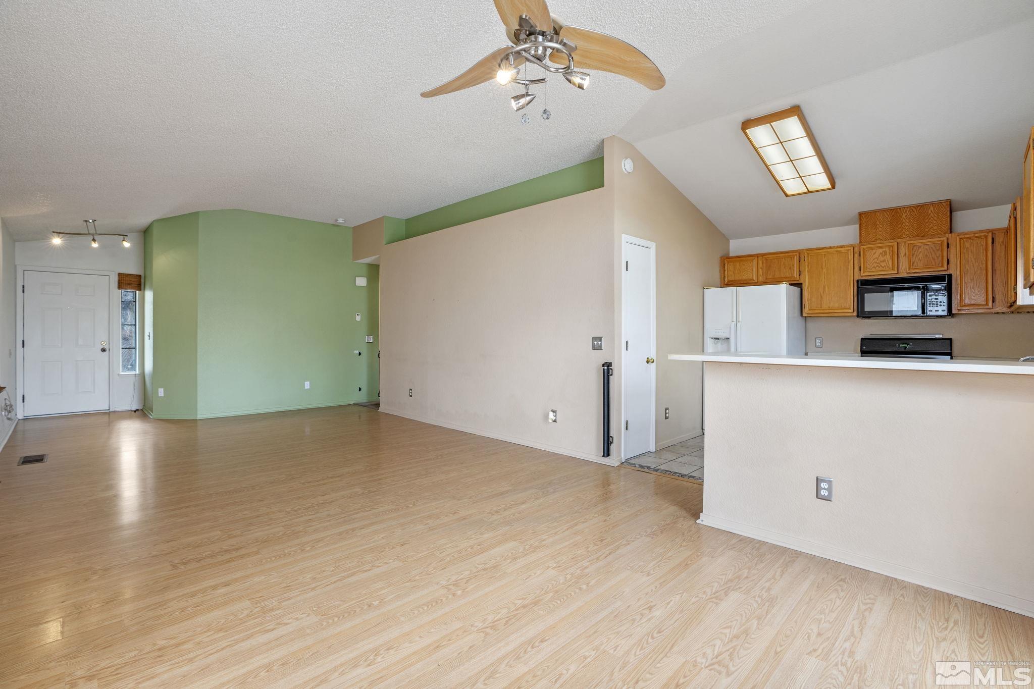 4512 Creekside Circle Reno, NV 89502 - Photo 9 of 20 Photo 9