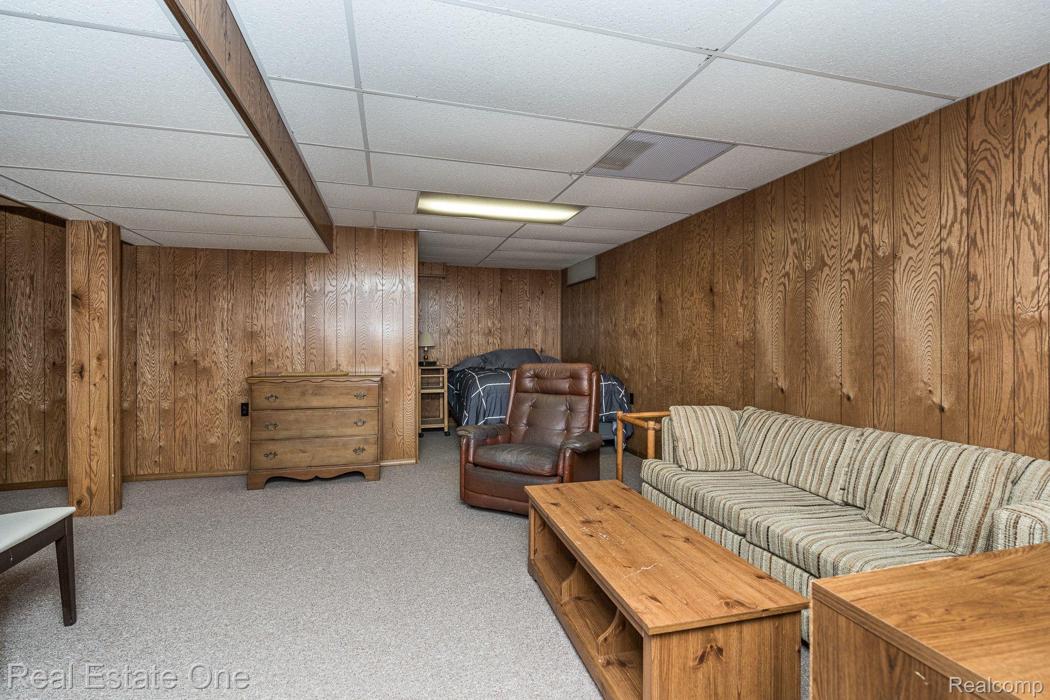 1859 Allenway Court, Unit 90 Rochester, MI 48309 - Photo 17 of 25 Spacious Area also has 4X4 Cedar Closet