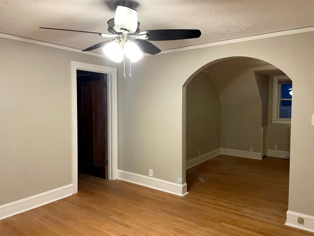 $2,395 | 232 South Central Avenue, Unit 2, Highwood, IL 60040