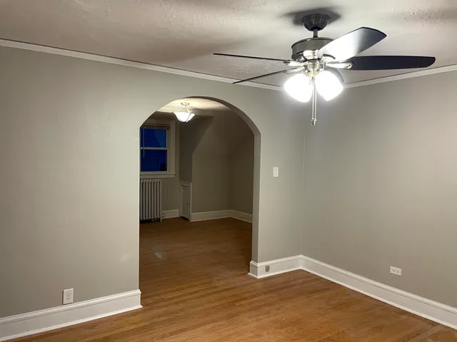 $2,395 | 232 South Central Avenue, Unit 2, Highwood, IL 60040