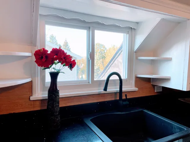 $2,395 | 232 South Central Avenue, Unit 2, Highwood, IL 60040