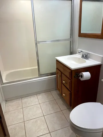 $2,395 | 232 South Central Avenue, Unit 2, Highwood, IL 60040