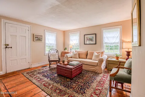 $475,000 | 132 Sandisfield Road, Sandisfield, MA 01255