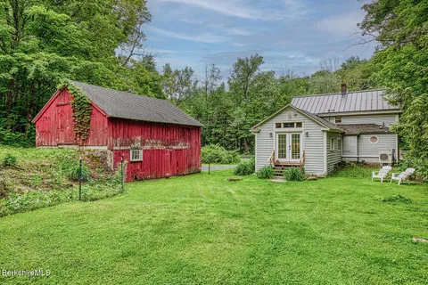 $475,000 | 132 Sandisfield Road, Sandisfield, MA 01255