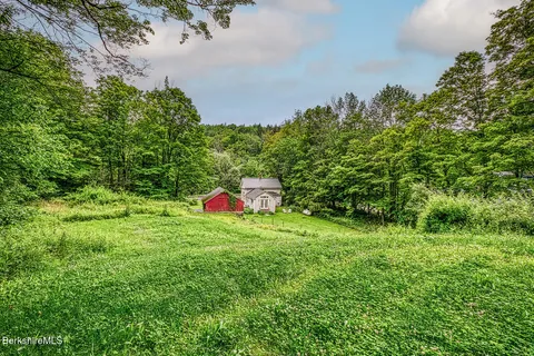 $475,000 | 132 Sandisfield Road, Sandisfield, MA 01255