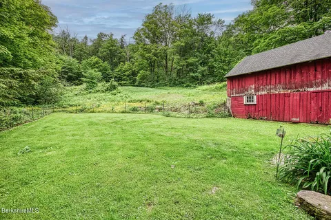 $475,000 | 132 Sandisfield Road, Sandisfield, MA 01255