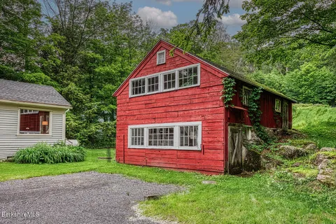 $475,000 | 132 Sandisfield Road, Sandisfield, MA 01255