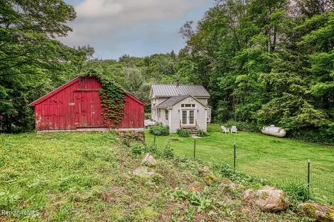 $475,000 | 132 Sandisfield Road, Sandisfield, MA 01255