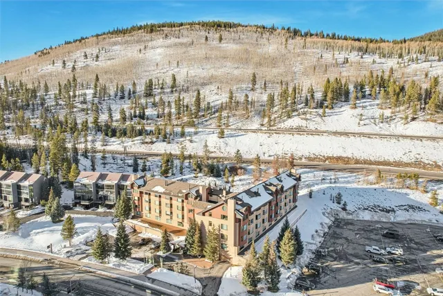 a view of a large building