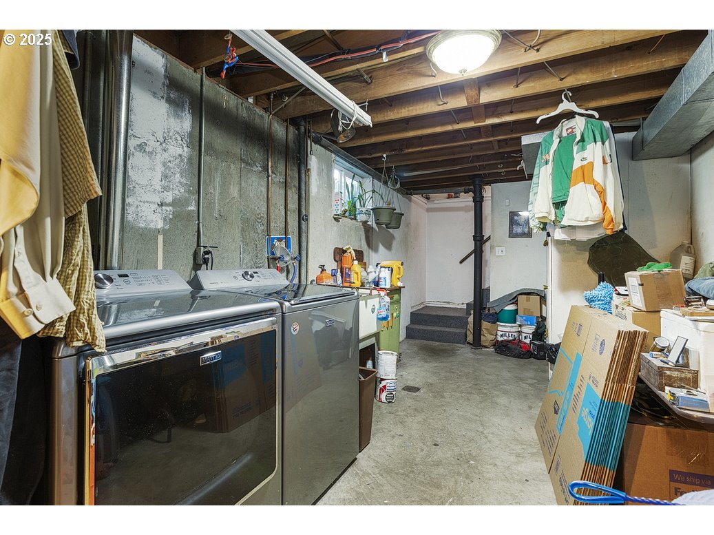 205 Northeast 160th Avenue Portland, OR 97230 - Photo 30 of 35 a utility room with dryer and washer