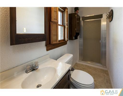 598 New Dover Road Colonia, NJ 07067 - Photo 14 of 23 Gallery Image 14