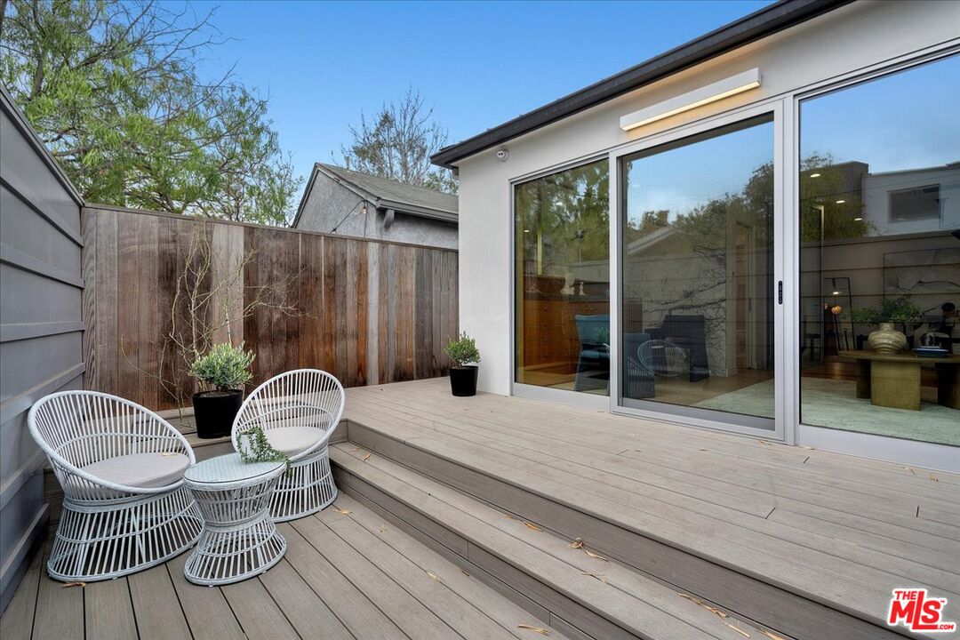 541 Rose Avenue, Unit LOFT Venice, CA 90291 - Photo 2 of 13 a view of a two chairs in the balcony