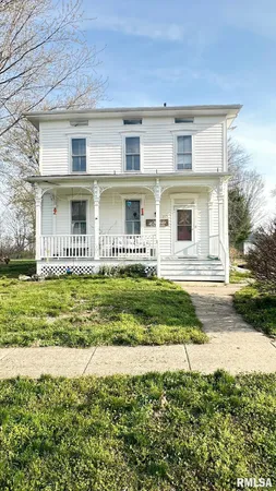$125,000 | 223 West High Street, Mendon, IL 62351