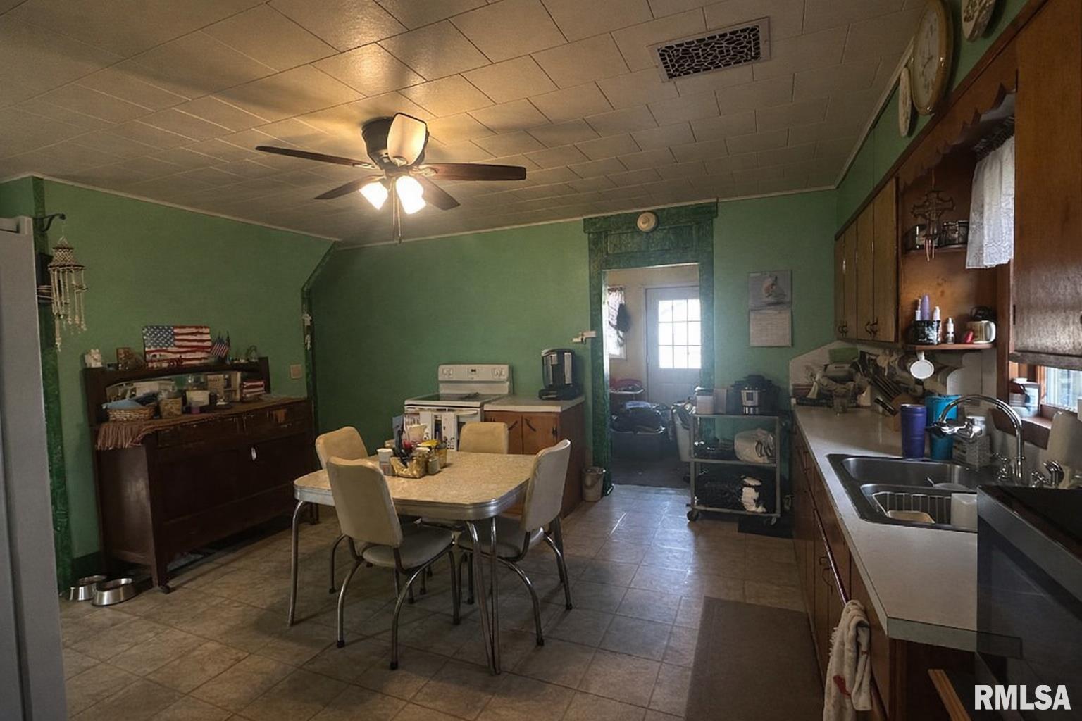 223 West High Street Mendon, IL 62351 - Photo 11 of 23