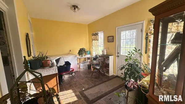 $125,000 | 223 West High Street, Mendon, IL 62351