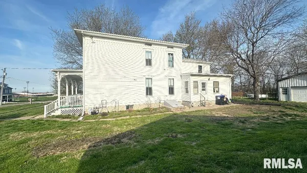 $125,000 | 223 West High Street, Mendon, IL 62351