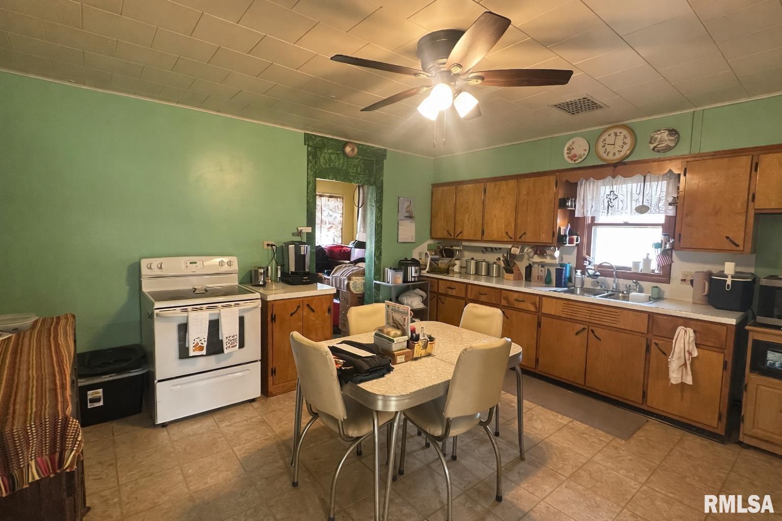 223 West High Street Mendon, IL 62351 - Photo 10 of 23