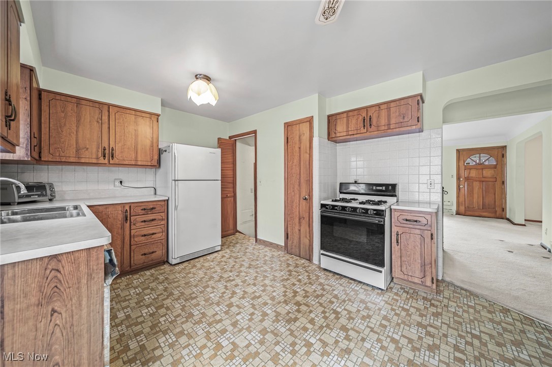 1199 Mayfield Ridge Road Cleveland, OH 44124 - Photo 12 of 20