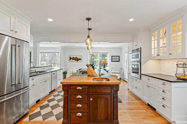 $1,650,000 | 197 Middle Road, Colchester, VT 05446