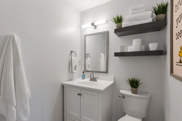 $1,650,000 | 197 Middle Road, Colchester, VT 05446