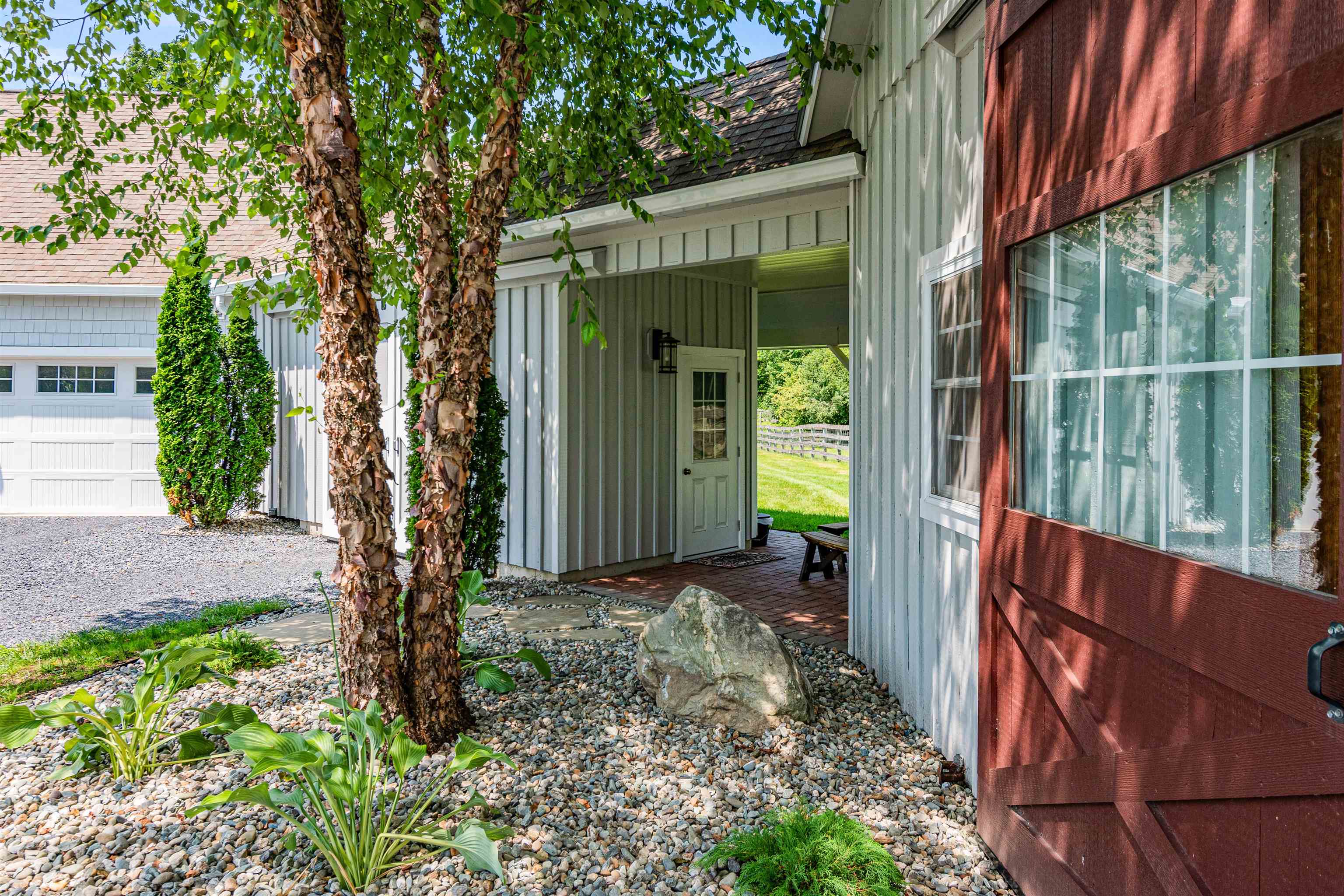 197 Middle Road Colchester, VT 05446 - Photo 4 of 58