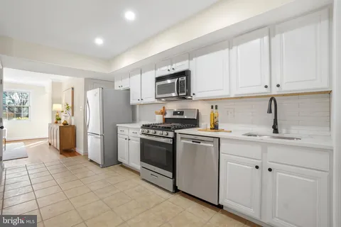 $725,000 | 415 17th Street Southeast, Washington, DC 20003