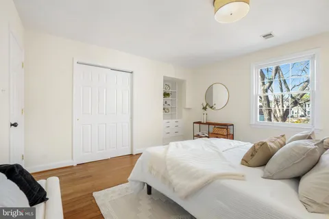 $725,000 | 415 17th Street Southeast, Washington, DC 20003