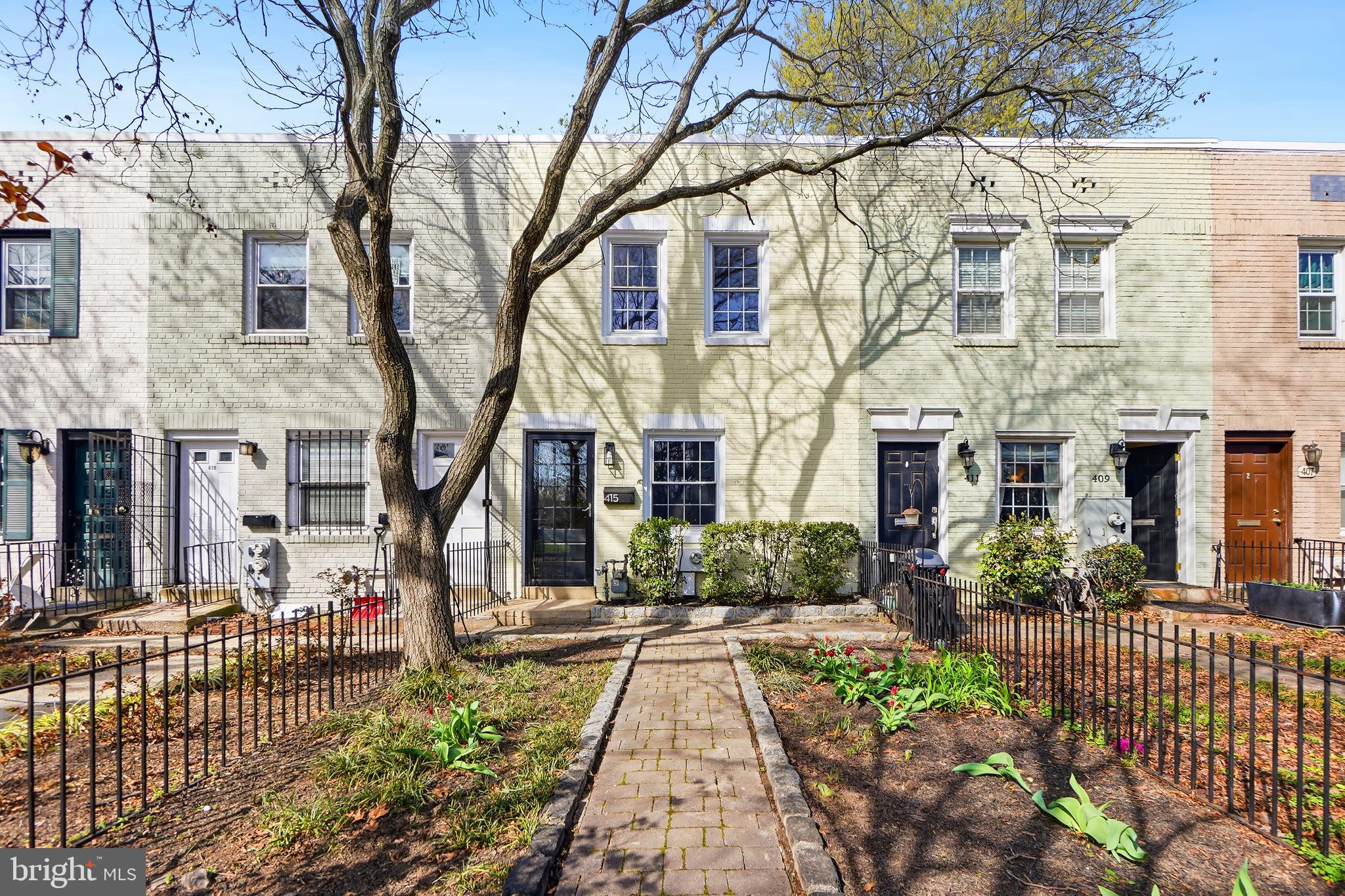 415 17th Street Southeast Washington, DC 20003 - Photo 2 of 30
