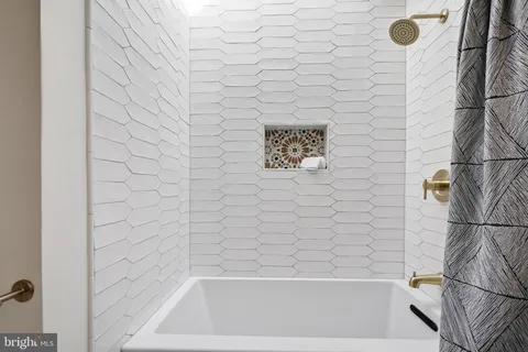 $725,000 | 415 17th Street Southeast, Washington, DC 20003