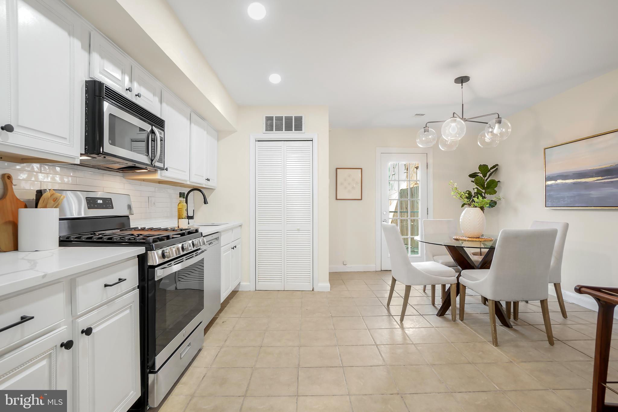 415 17th Street Southeast Washington, DC 20003 - Photo 8 of 30