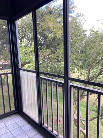 $159,500 | 8174 Terrace Garden Drive North, Unit 307, St. Petersburg, FL 33709