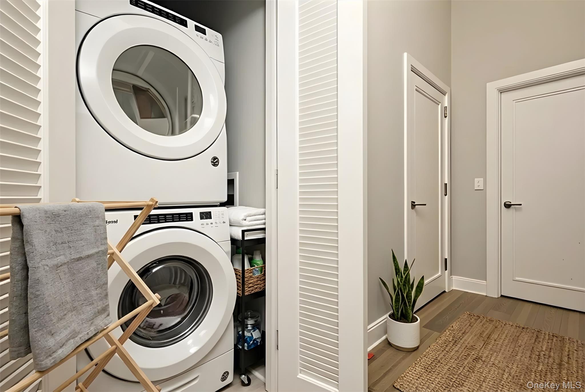 100 Garvies Point Road, Unit 1042 Glen Cove, NY 11542 - Photo 14 of 33