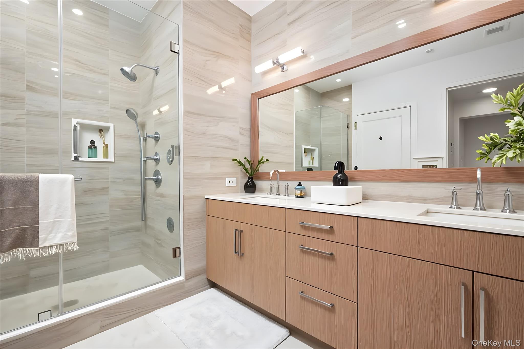 100 Garvies Point Road, Unit 1042 Glen Cove, NY 11542 - Photo 16 of 33