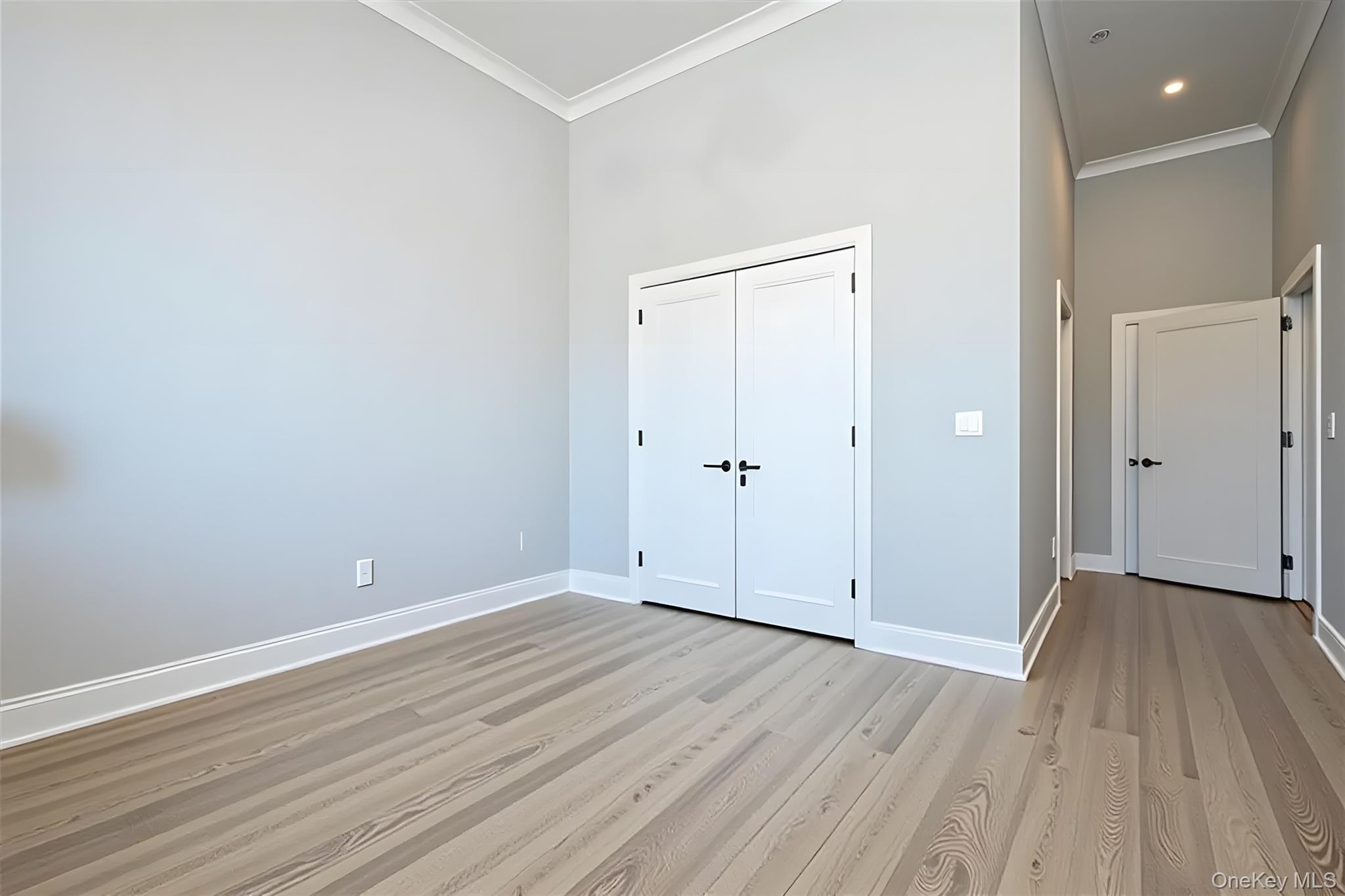 100 Garvies Point Road, Unit 1042 Glen Cove, NY 11542 - Photo 9 of 33