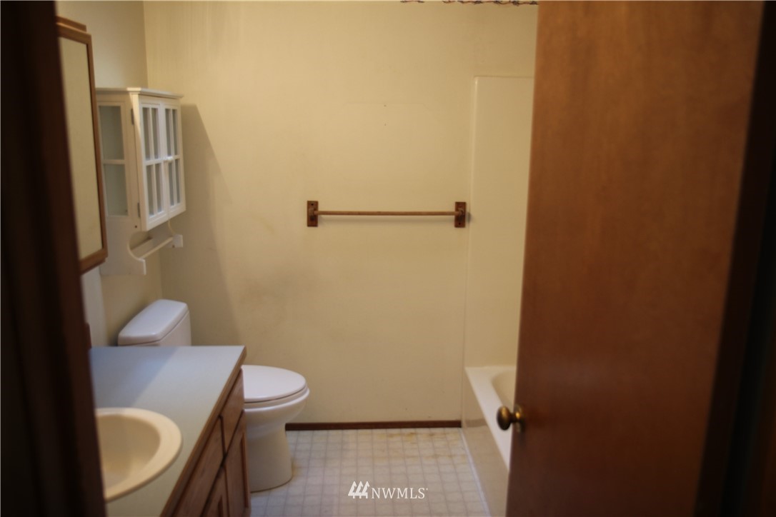 1220 220th Place Southwest Bothell, WA 98021 - Photo 10 of 11