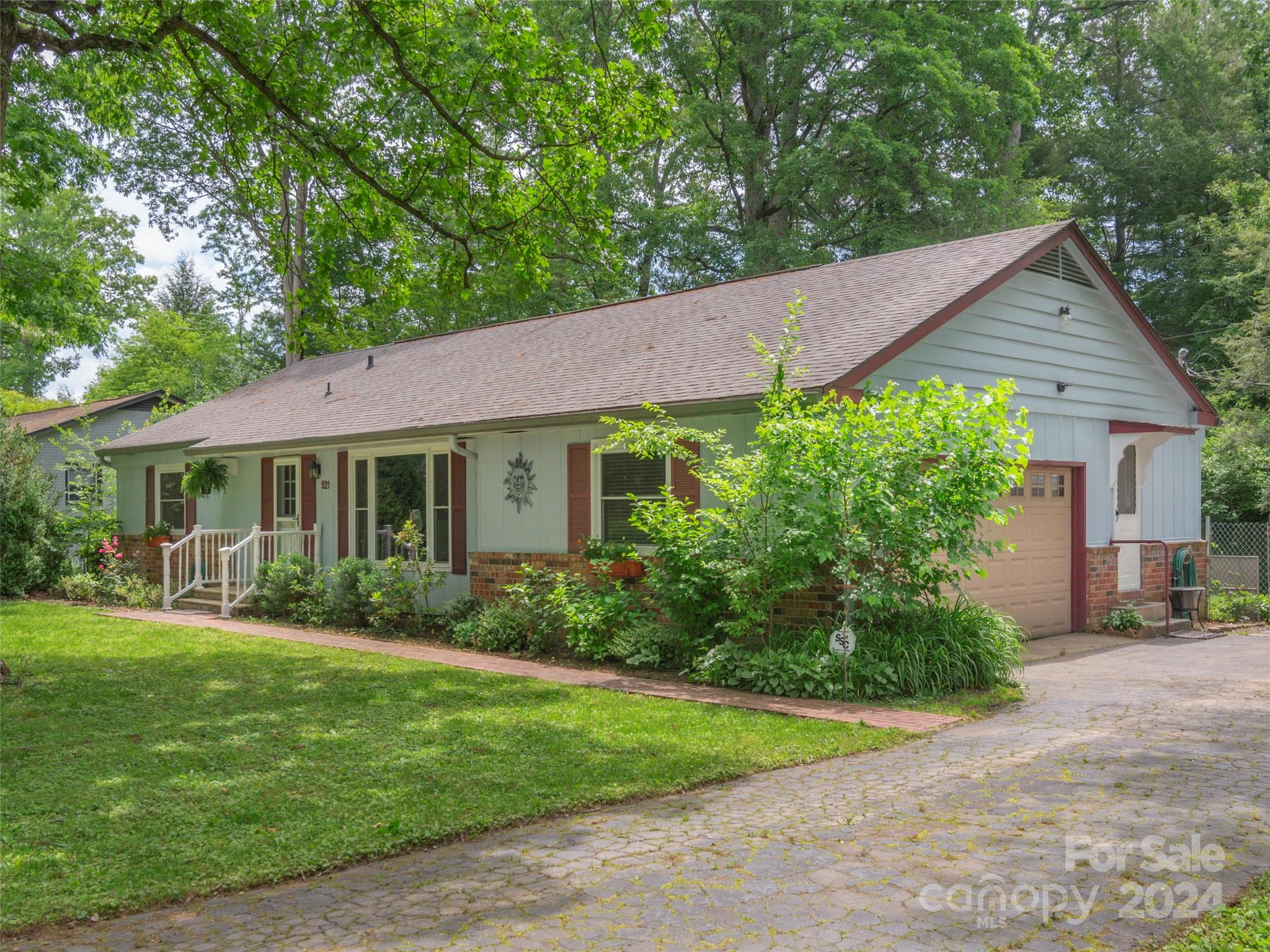 521 Pineland Road Hendersonville, NC 28792 - Photo 1 of 29 Gallery Image 1