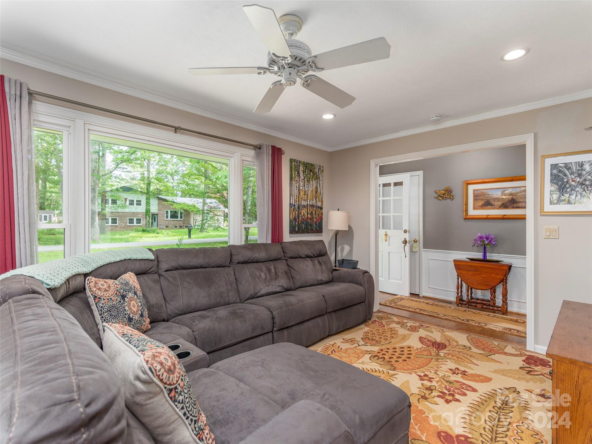 521 Pineland Road Hendersonville, NC 28792 - Photo 14 of 29 Gallery Image 14