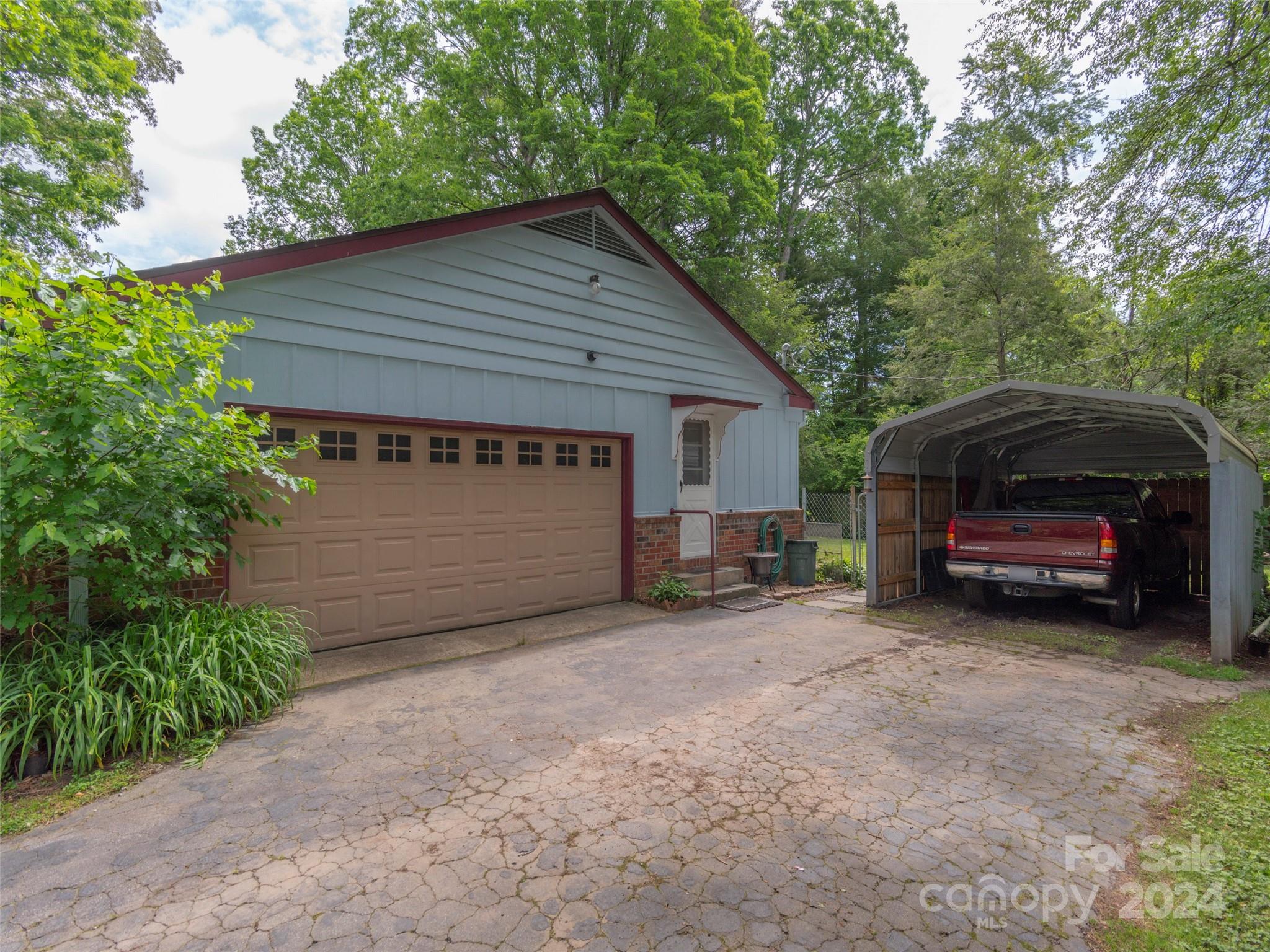 521 Pineland Road Hendersonville, NC 28792 - Photo 29 of 29 Gallery Image 29