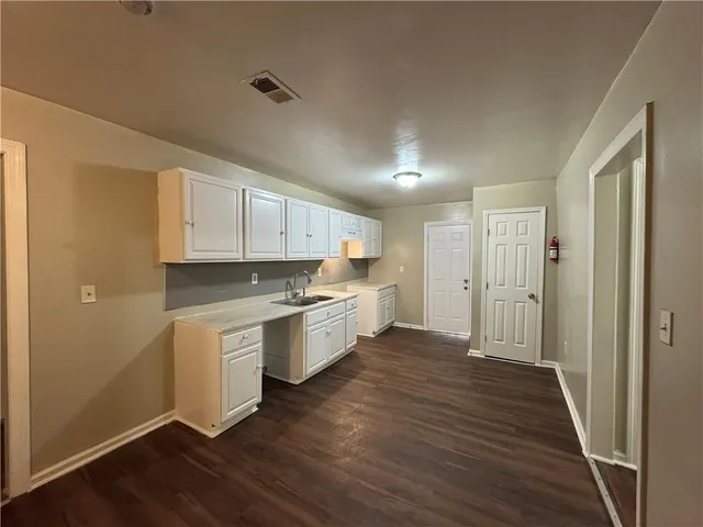 $2,300 | 888-t P T P Burruss Senior Drive Southwest, Atlanta, GA 30314