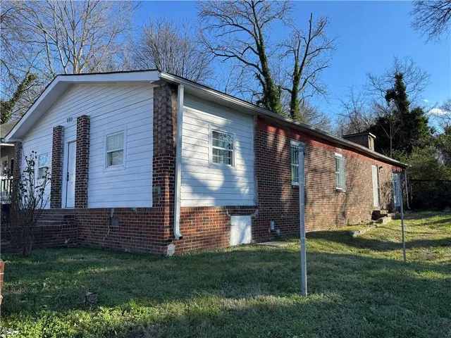 $2,300 | 888-t P T P Burruss Senior Drive Southwest, Atlanta, GA 30314
