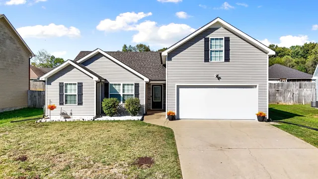 $299,999 | 1301 Freedom Drive, Clarksville, TN 37042