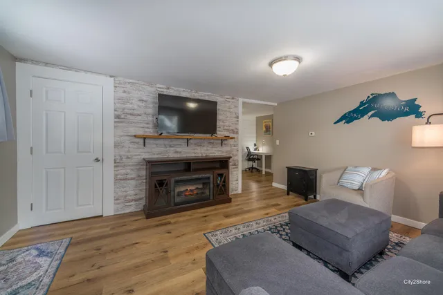 $299,900 | 1942 Orchard Street, Marquette, MI 49855